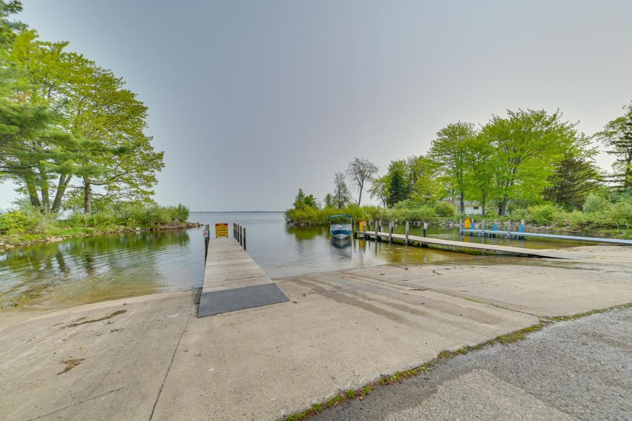 Cozy Houghton Lake Vacation Rental With Fireplace! 외부 사진
